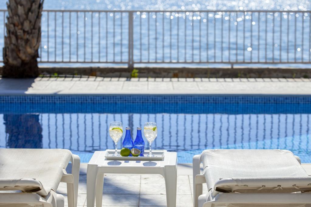 Meneou Beachfront Villa Sunset Perivolia Quarto foto