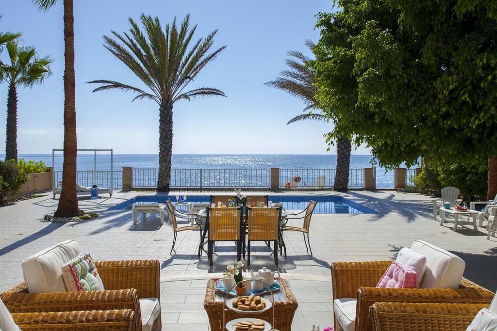 Meneou Beachfront Villa Sunset Perivolia Quarto foto